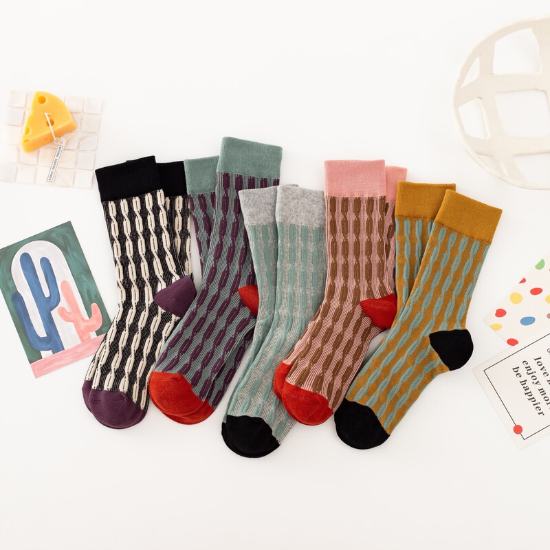 Vintage Niche Mid-barrel Stacked Socks British Style Street Photoshoot Korean ins Trendy Pleated Three-dimensional Embossed All-match Mid-barrel Socks