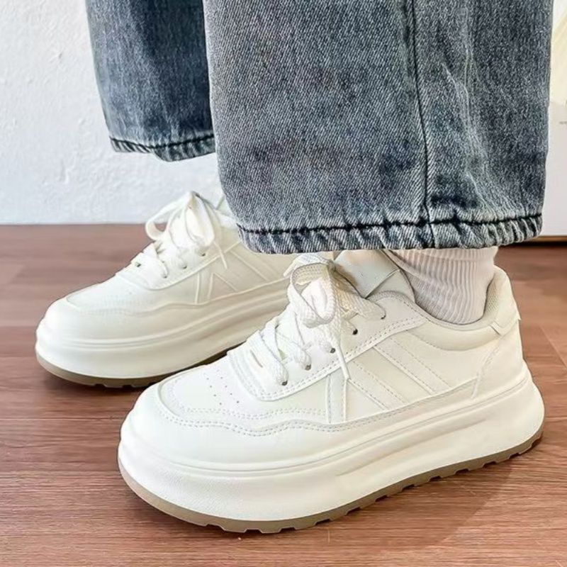 Pequeños zapatos de mujer blancos para mujer 2025 primavera nuevos zapatos casuales de todo fósforo otoño nuevos zapatos transpirables de suela gruesa todo fósforo