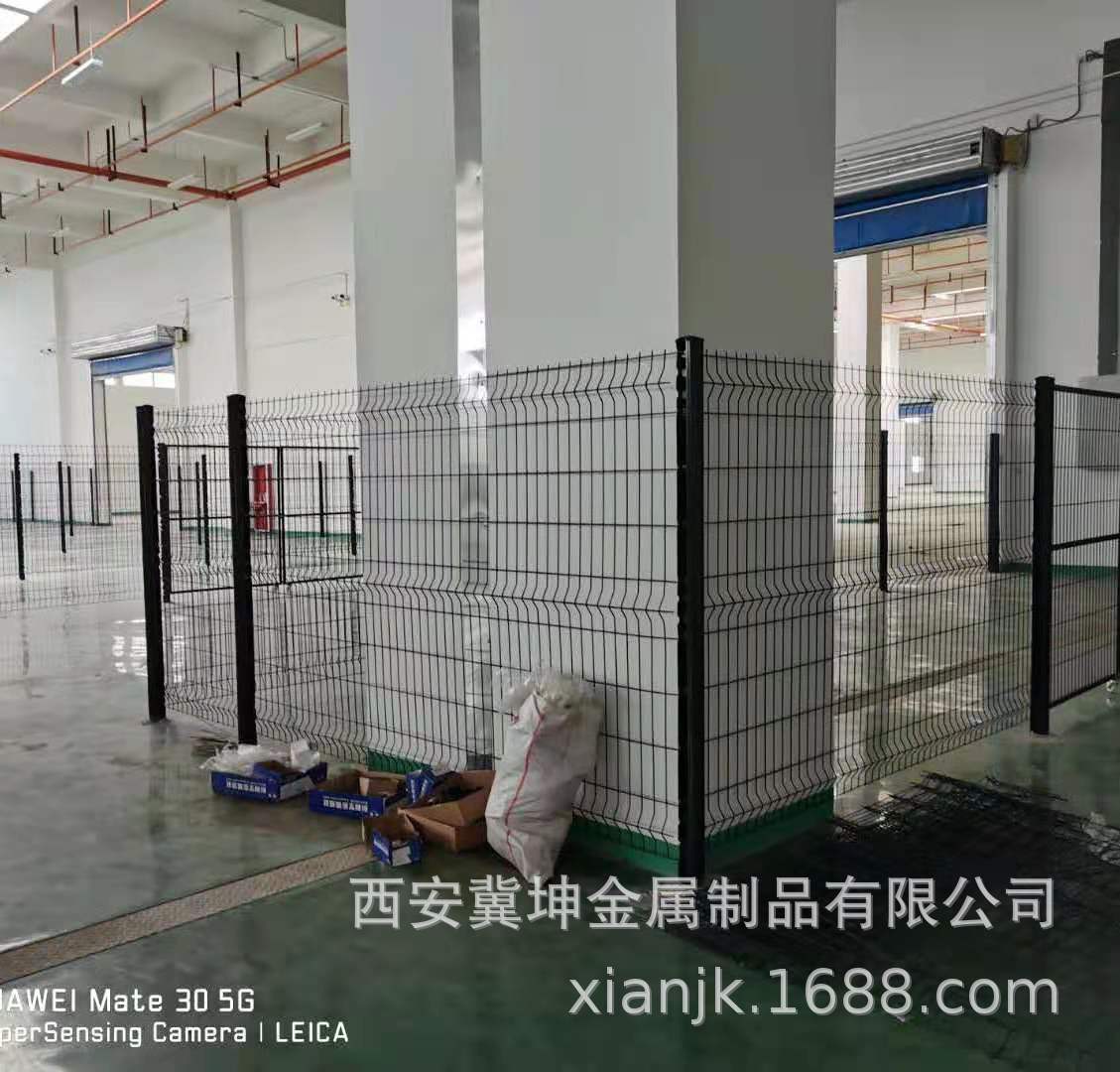 桃型柱护栏燕尾柱护栏网学校小区护栏网护栏网三角折弯护栏网