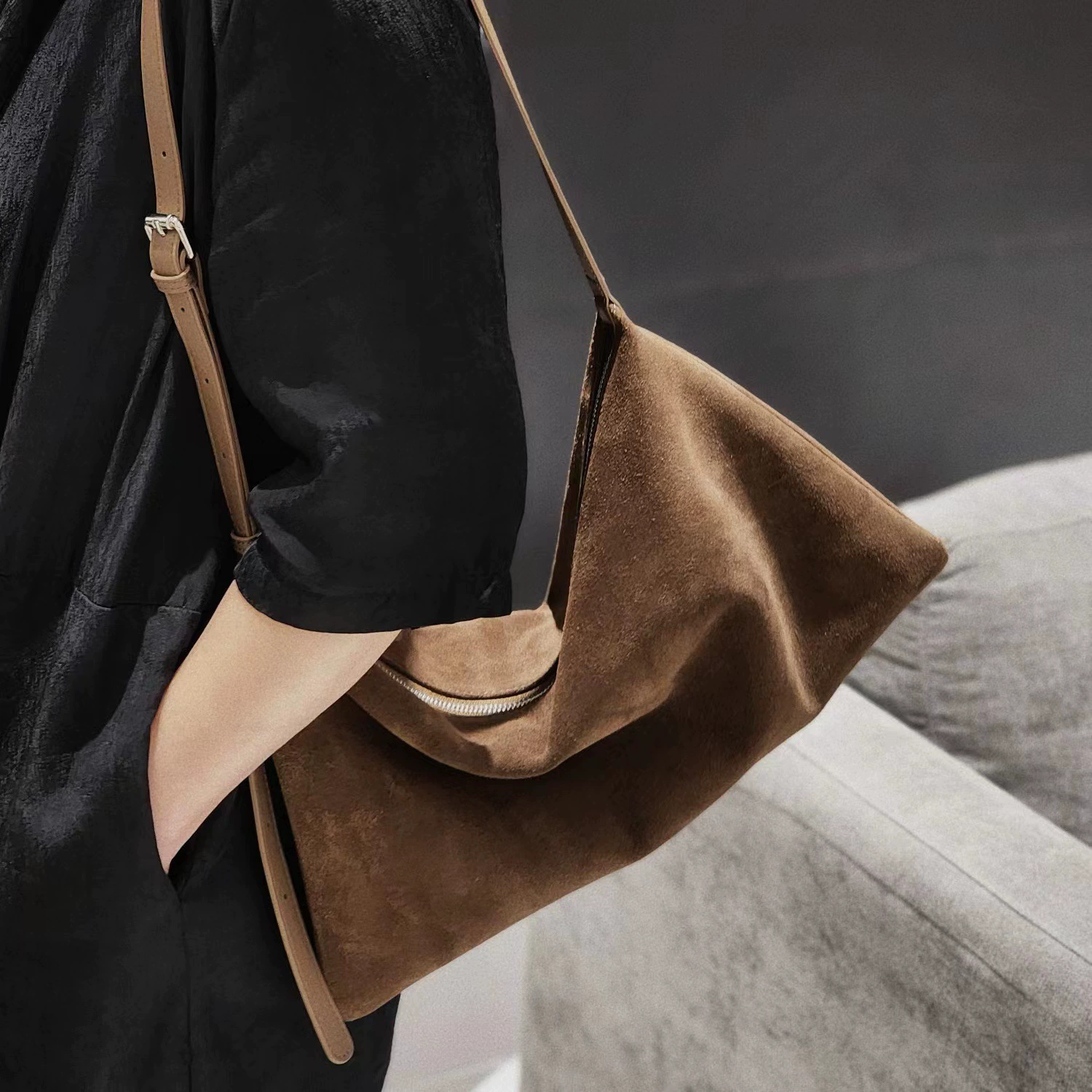 One-shoulder bag, matte bag strap, genuine leather, high-quality style