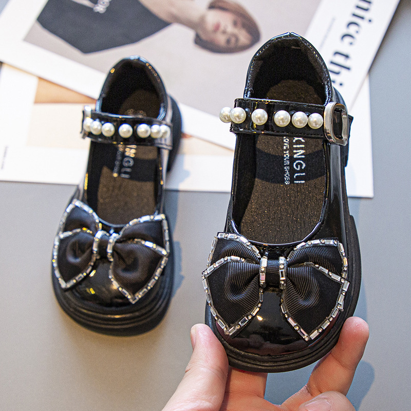 Zapatos de princesa de arco de niñas 2026 primavera y otoño nuevos zapatos de moda para niños zapatos de una sola niña zapatos negros al por mayor image 4