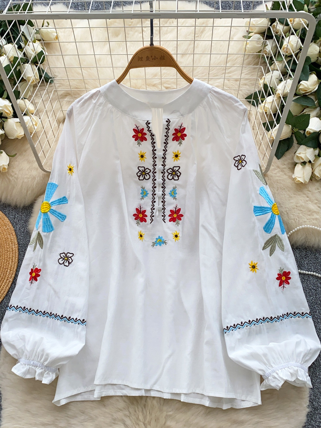 Retro ethnic flashlight with a round collar