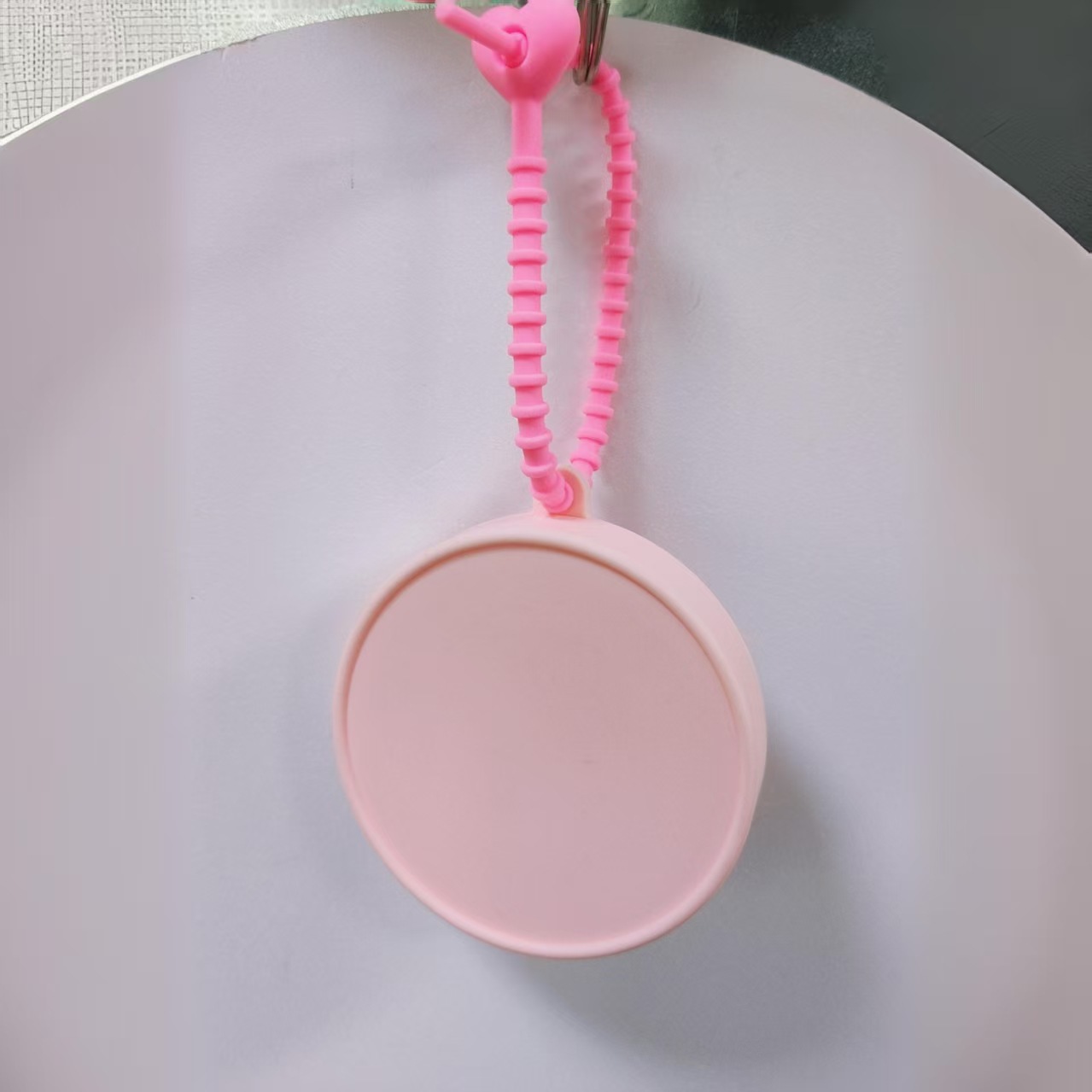 Taza de agua plegable de silicona para viajes al aire libre, taza retráctil portátil a prueba de caídas, taza de regalo de vacaciones publicitaria en stock