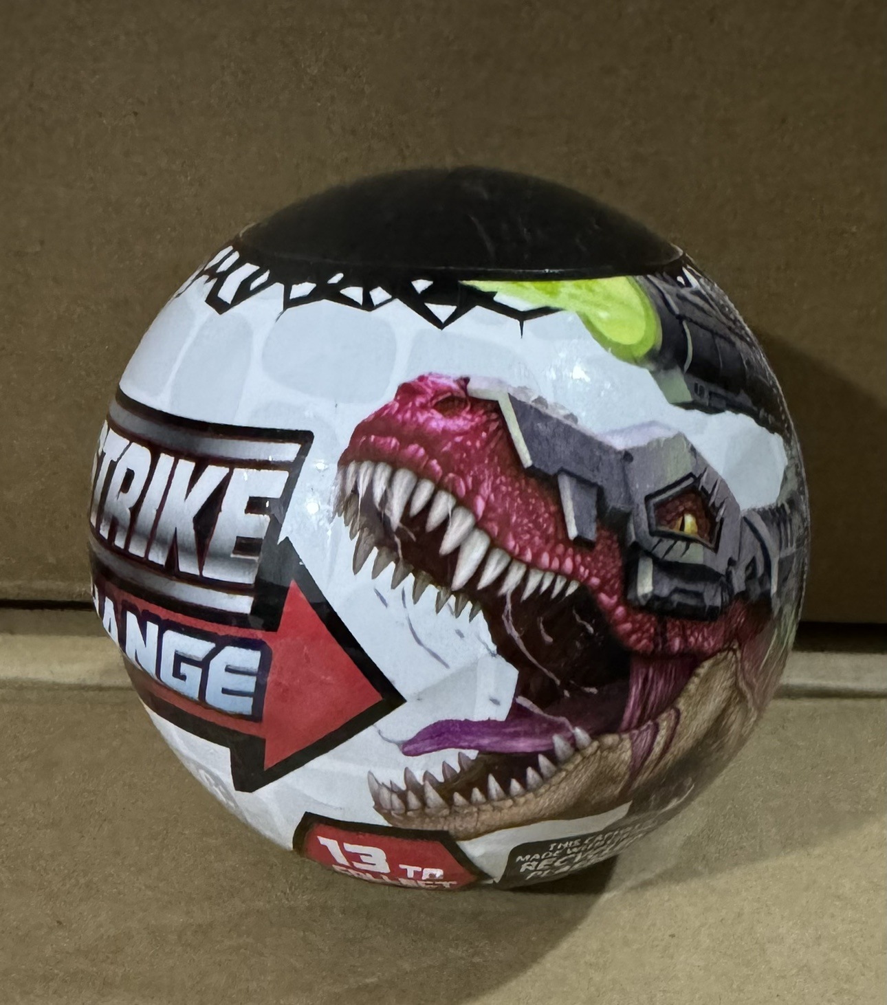 1 nova bola de dinossauro