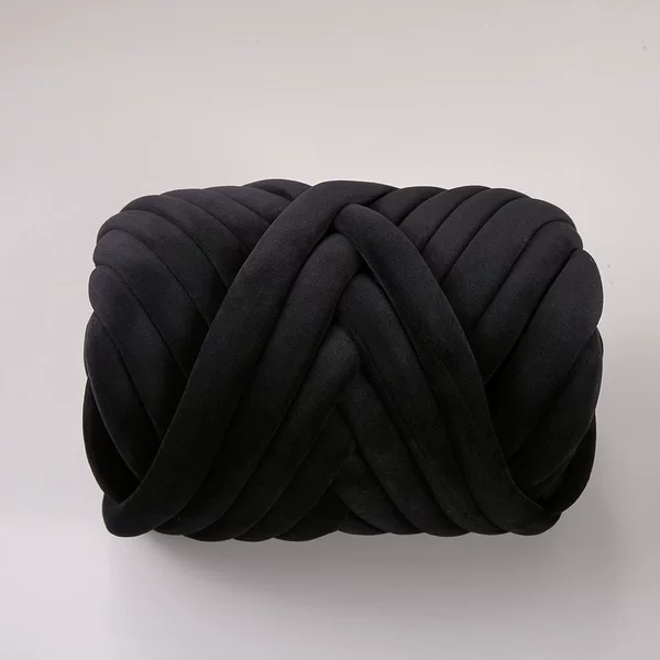 Velvet black - 3cm thick [about 8.5 meters long/take multiple shots without cutting]