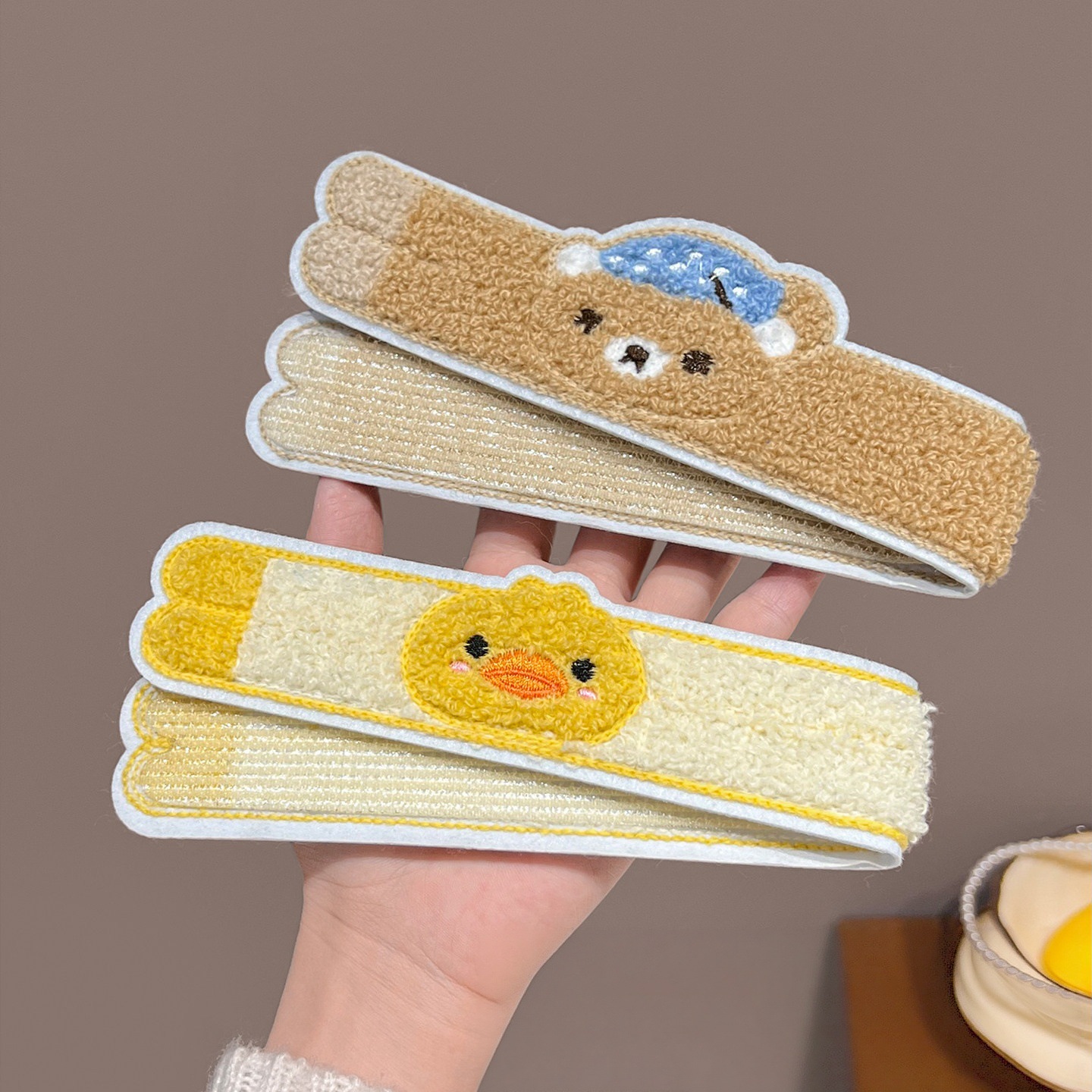 Cute long strip of Rilakkuma and chick hair clips, suitable for both bangs and ponytails, a versatile hair accessory for a sweet and adorable look