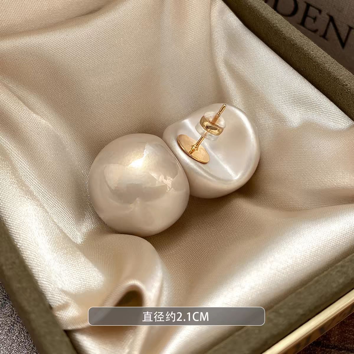 37# French style round large pearl earrings