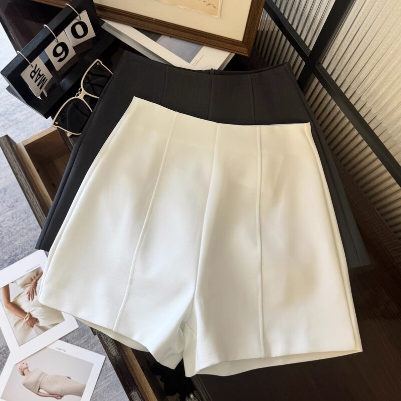Versatile Gray Suit Shorts for Women, New Spring and Summer European Style, Plus-Size, Flattering Wide-Leg A-Line Hot Pants