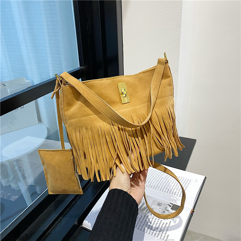 Versatile Frosted Bucket Bag For Women In 2023, Niche Design Tassel Bag, Casual High-capacity Portable Crossbody Bag_senzul.com