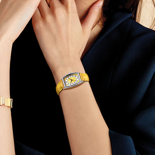 Makewafei Brand Fashion Trend Wine Barrel Watch with Diamond Studded Ladies Quartz Watch Wholesale