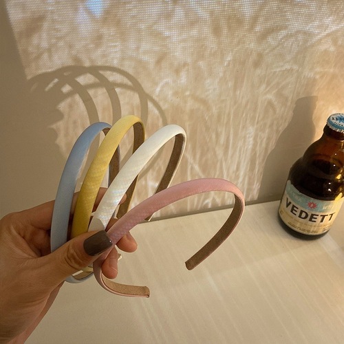 Candy-colored satin hairband for women with fine short hair in spring and summer, retro French fairy blue and white simple hairpin