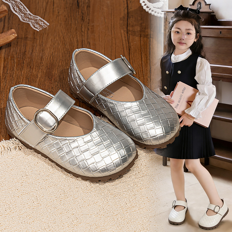 Zapatos de cuero de niñas 2026 primavera nuevos zapatos casuales blancos para niños zapatos de princesa de tejer para niños zapatos marizhen image 4