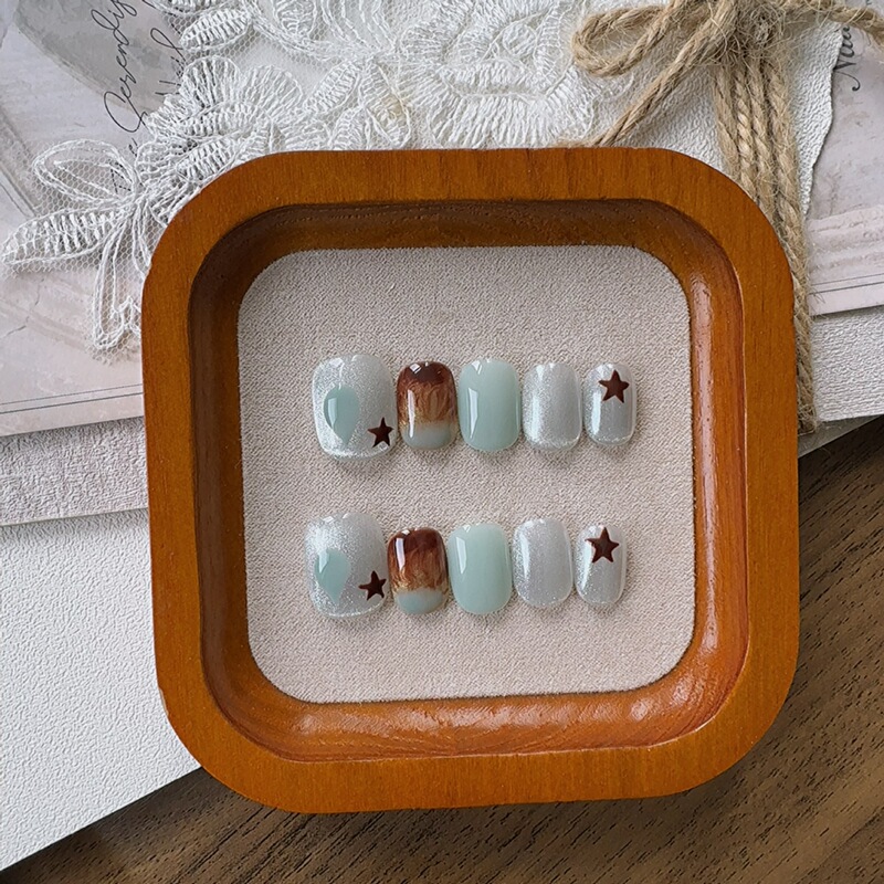 Short square-round translucent cat-eye press-on nails, niche Instagram-style mint green star hand-painted everyday commuting fake nails Short square-round translucent cat-eye press-on nails, niche Instagram-style mint green star hand-painted everyday commuting fake nails