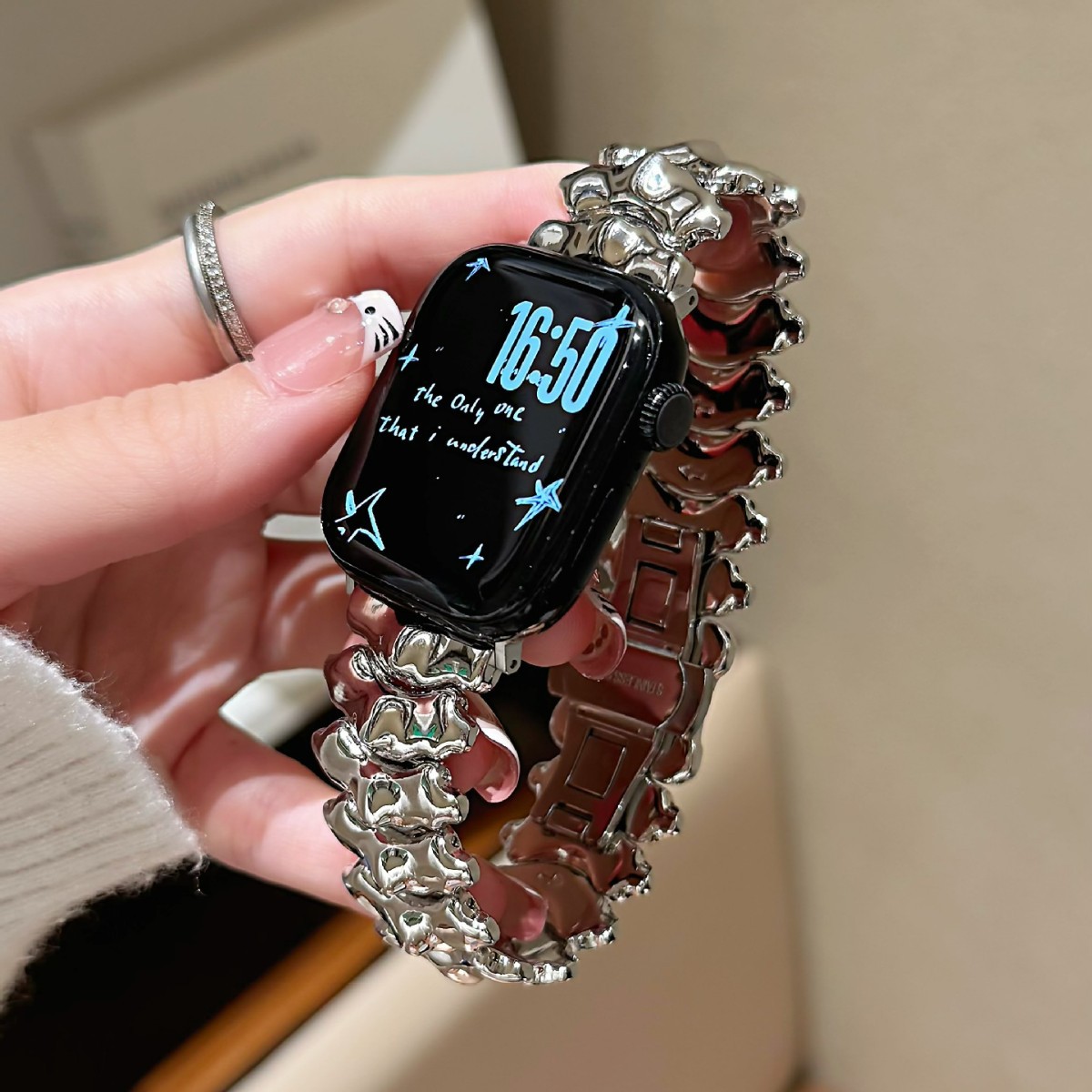 Suitable for S10/11 Apple Applewatch Watch Dragon Spine Butterfly Buckle Metal iWatch Ses98 Strap