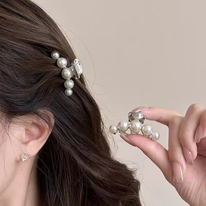 Elegant Pearl Hairpin for Women, Small Fluffy Claw Clip for Fixing Side Bangs and Top of the Head