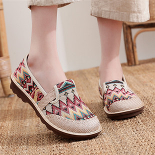 Old Beijing cloth shoes women's shoes new breathable mother shoes embroidered shoes ethnic style one pedal flat work shoes