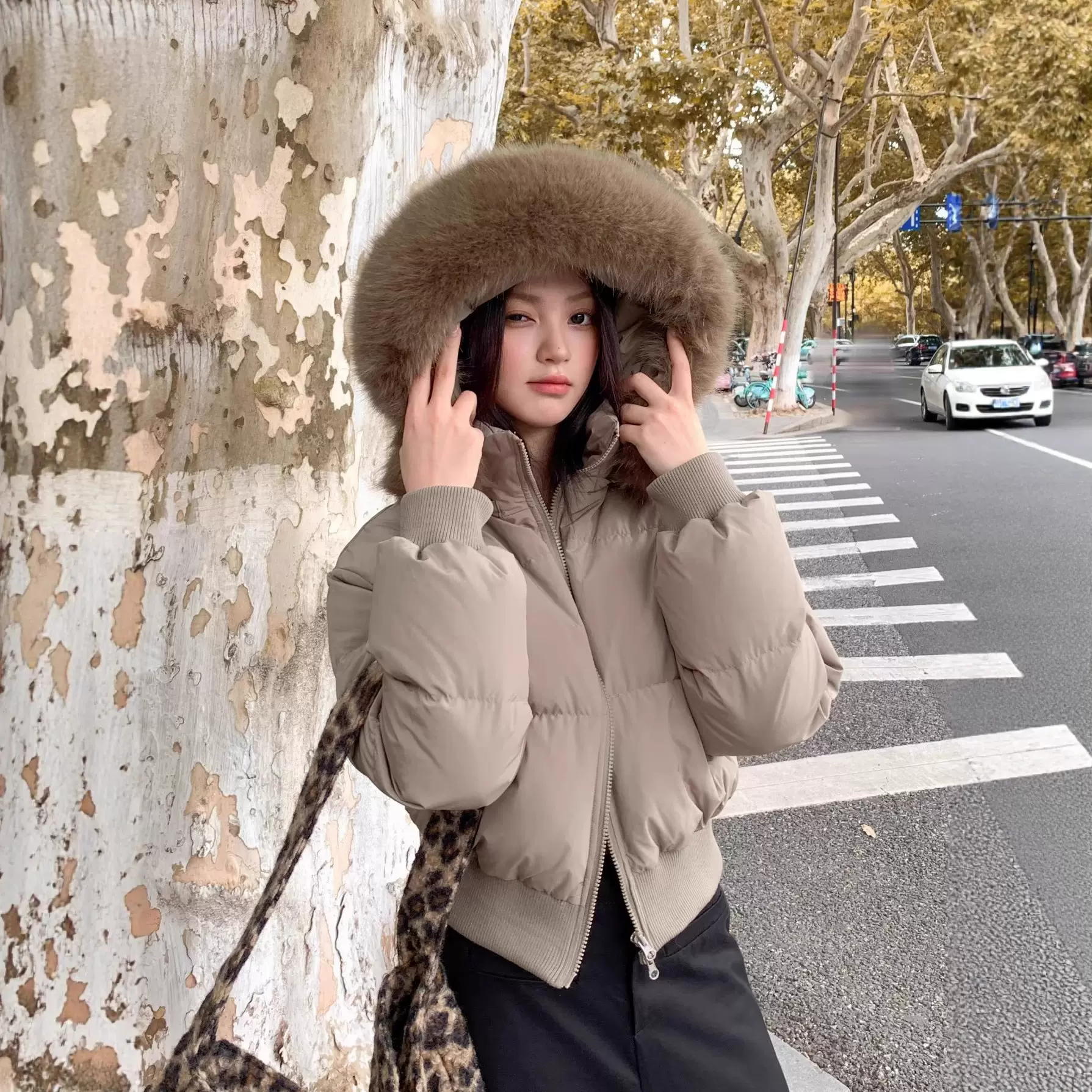 肯豆2025新款羽绒服女短款小个子时尚百搭90白鸭绒大毛领面包服潮