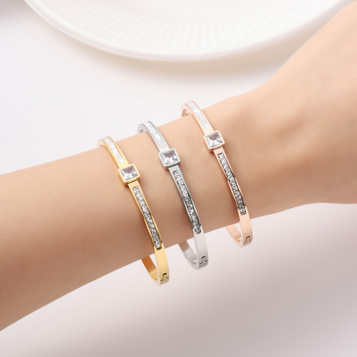 Brazalete de diamante cuadrado de acero de aluminio de oro real de lujo ligero nicho de diseño de alta calidad no se desvanece joyas de brazalete de anillo de mujer