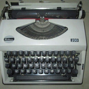 Objects are good at English typewriter old-fashioned retro printable typewriter old-fashioned machinery can be typed in the window of the century.