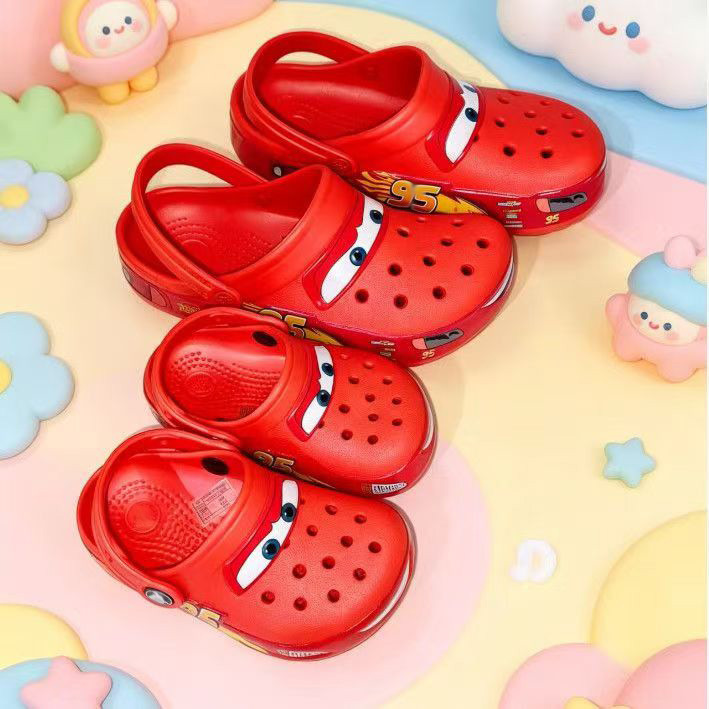 Luminous Lightning Mcqueen No. 95 Cartoon Car Clog Sandals Unisex Casual Closed-Toe Beach Slippers