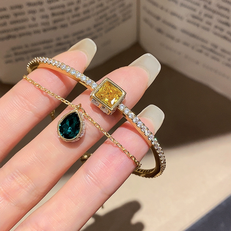 El temperamento francés arco de zircon pulsera de doble capa dulce ins pulsera de viento lujoso ligero de alto nivel sensación de joyas versátiles para mujeres