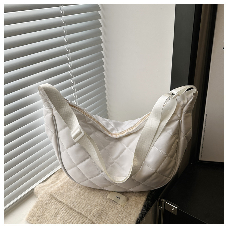 "Stylish large-capacity dumpling bag 2025 New trendy and fashionable niche single-shoulder bag, versatile and simple crossbody bag wholesale. undefined