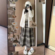 毛呢格子半身裙女春秋款长款高腰慵懒A字裙摆显瘦磨毛百褶蛋糕裙