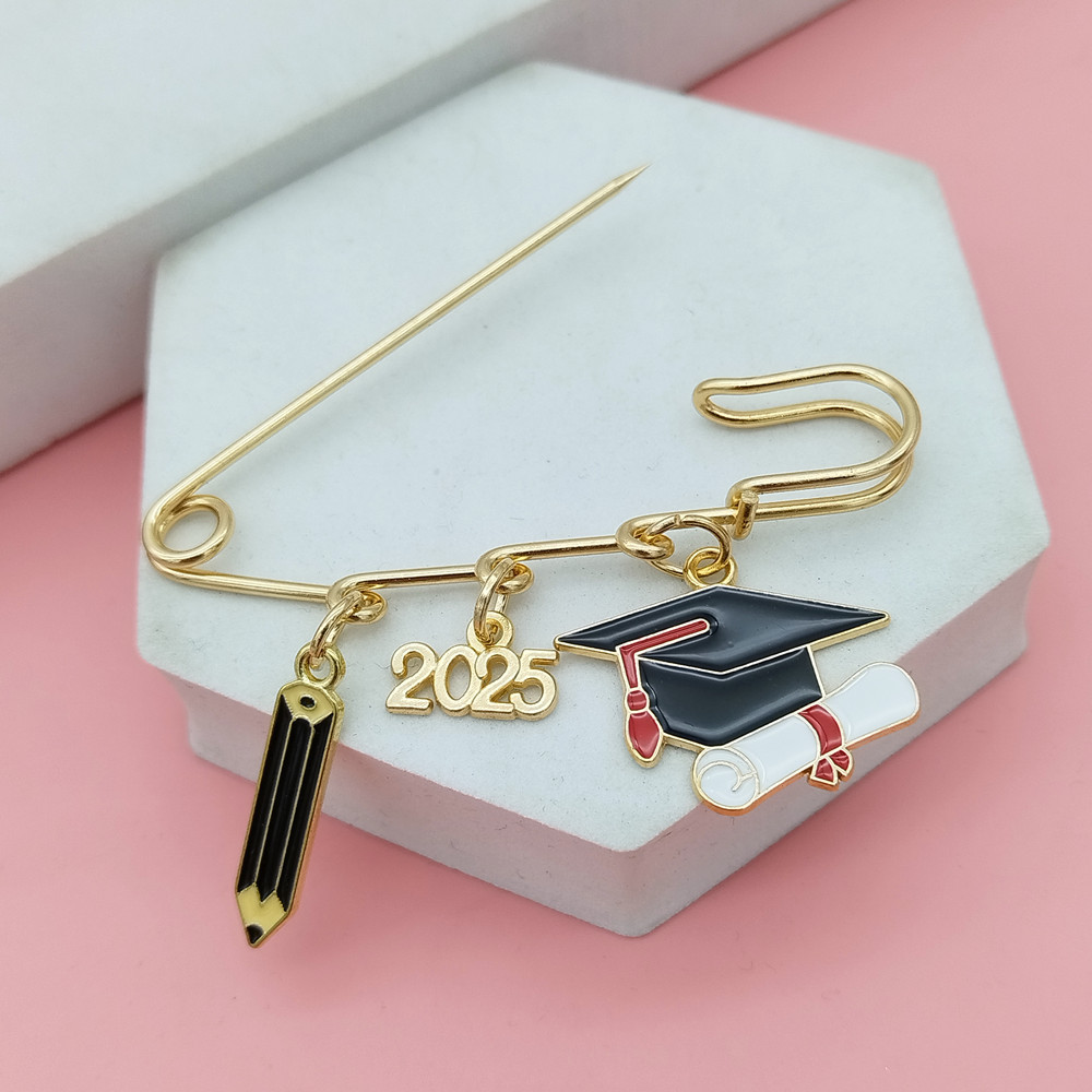 Metal pencil, pen with pendant, brooch for elementary school students, European style, Birthday gift