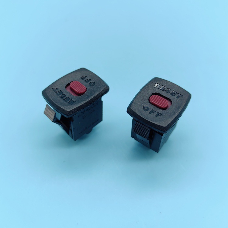 SS-003 过载保护开关漏电保护15A 19.3*24.3mm排插开关电源