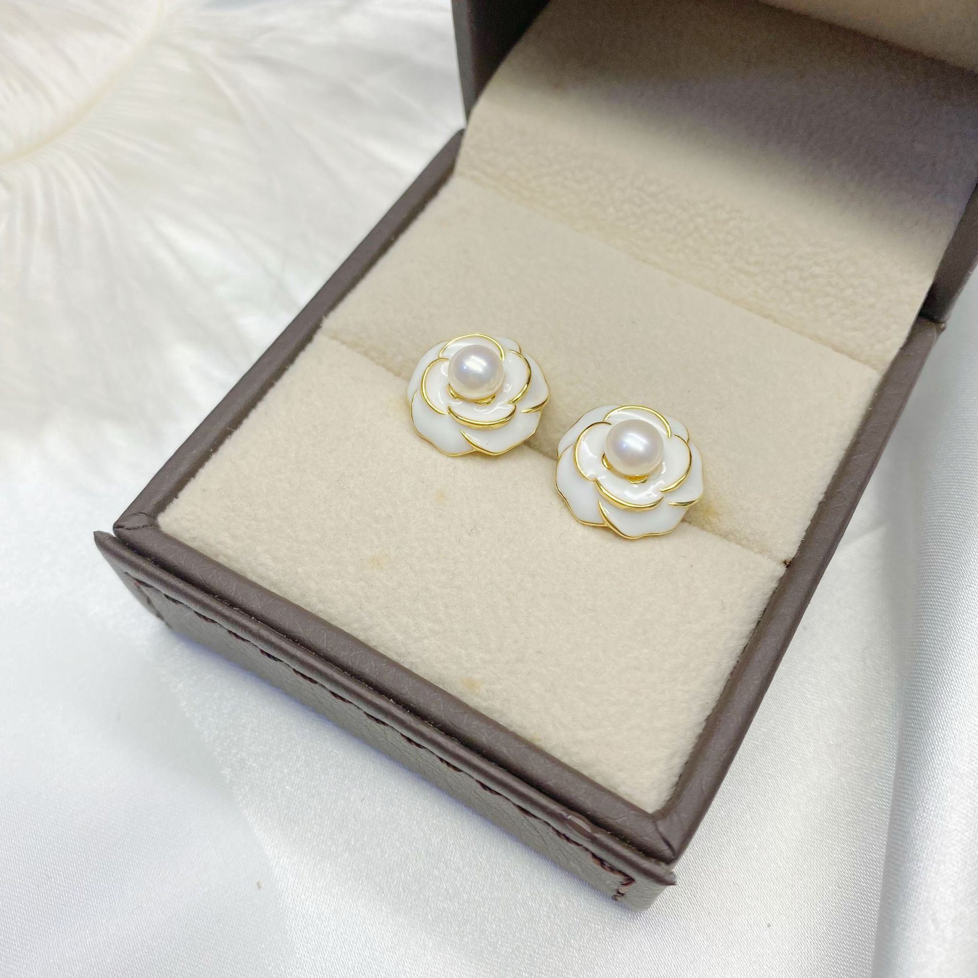 ֱ���両��������ʱ�ֲ軨�˿�14Kע����Ȼ��ˮ���������������