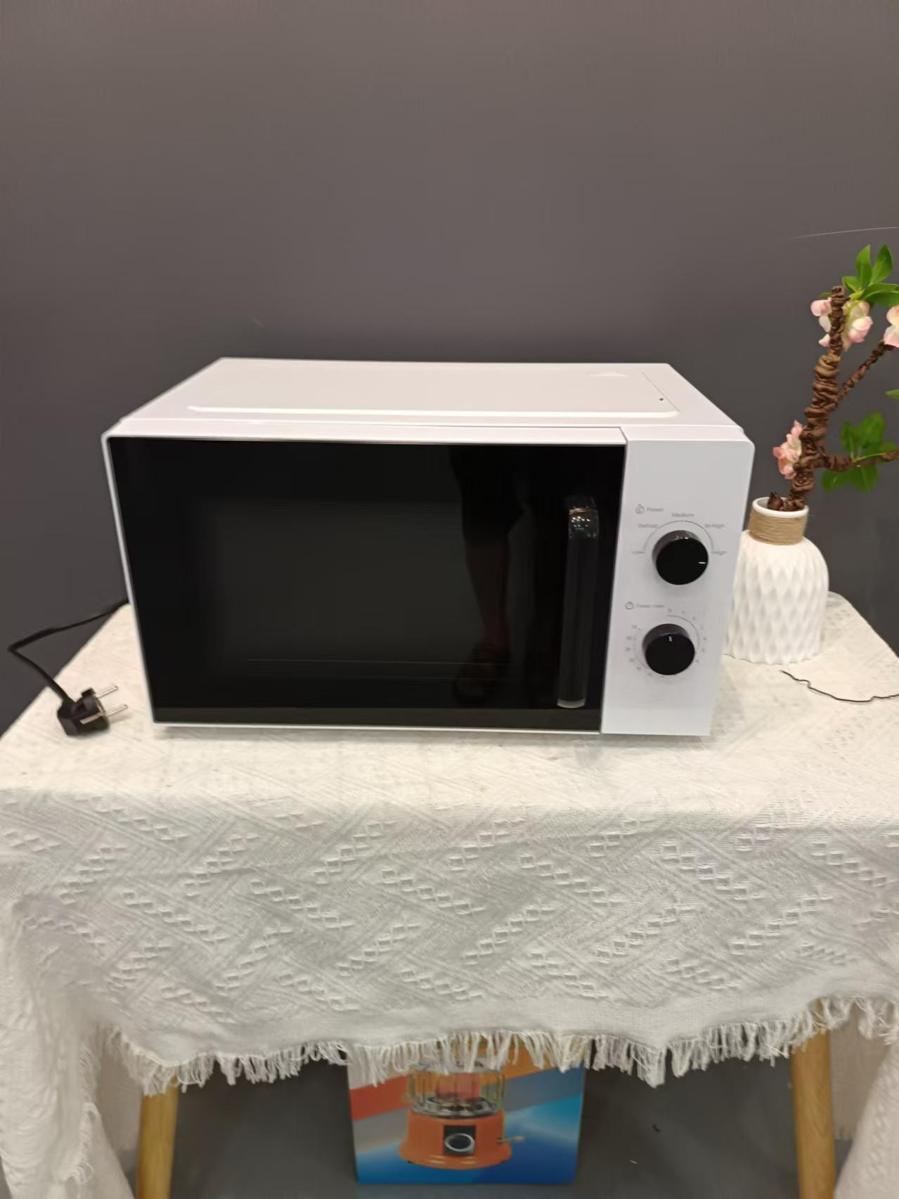 Large Capacity Microwave Oven With 360 Degree Rotating Turntable_voghion.com