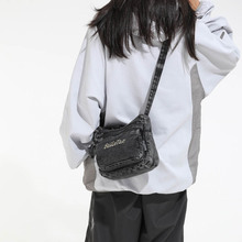 �＾ţ�ж���б���Ů2025�＾�¿���r�Іμ���nϵС���ݰ���