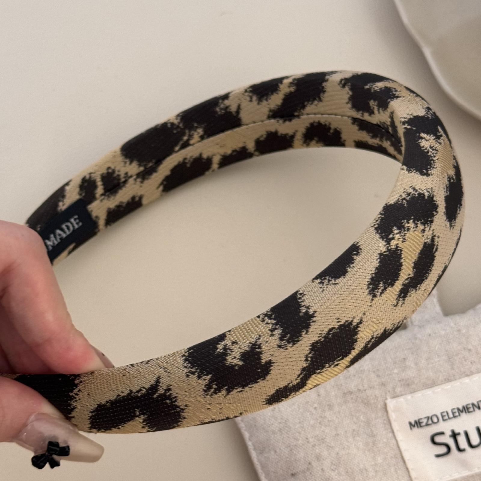 Alta calidad, lujo ligero, pequeña esponja fresca, diadema de color fino, venta al por mayor para mujer, paquete de pelo superior de cráneo alto, horquilla de lavado de cara de verano