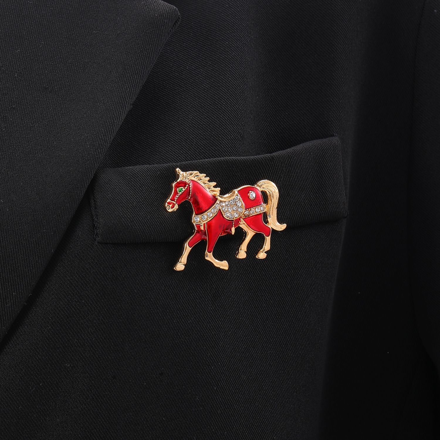 Broche de luxe pour femme, accessoire de mode haut de gamme, ornée d'une goutte d'huile de cheval du zodiaque et de diamants, pour homme._voghion.com