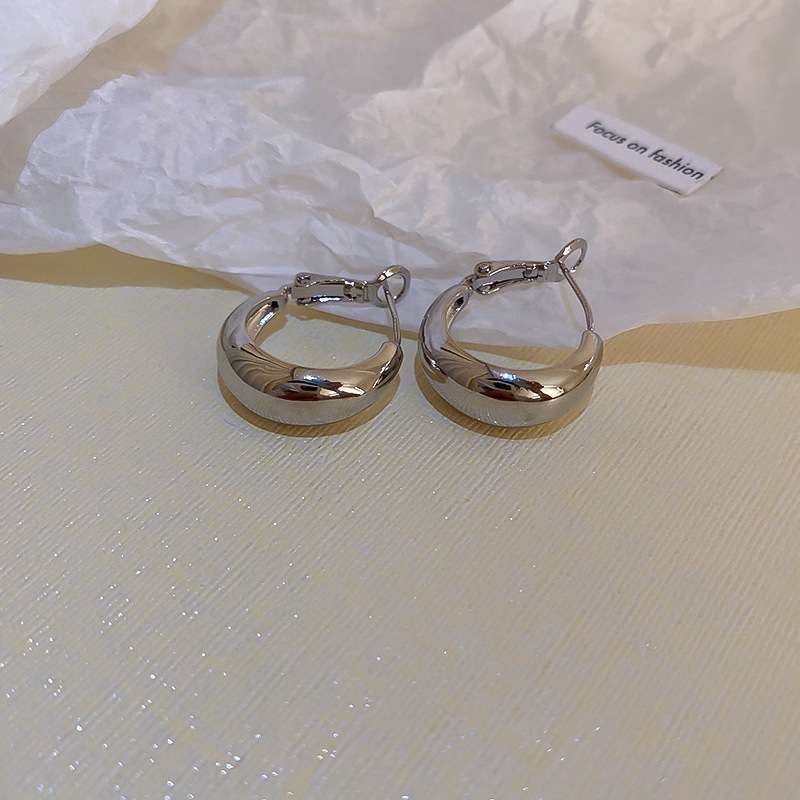 Nicho de diseño de plata amor geometría bola aguja de plata pendientes transfronterizos venta caliente minimalista viento frío fábrica de alto nivel image 27