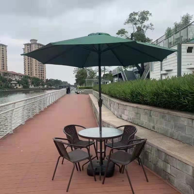 80cm水温玻璃圆桌（带伞孔）+4波尔多圆椅