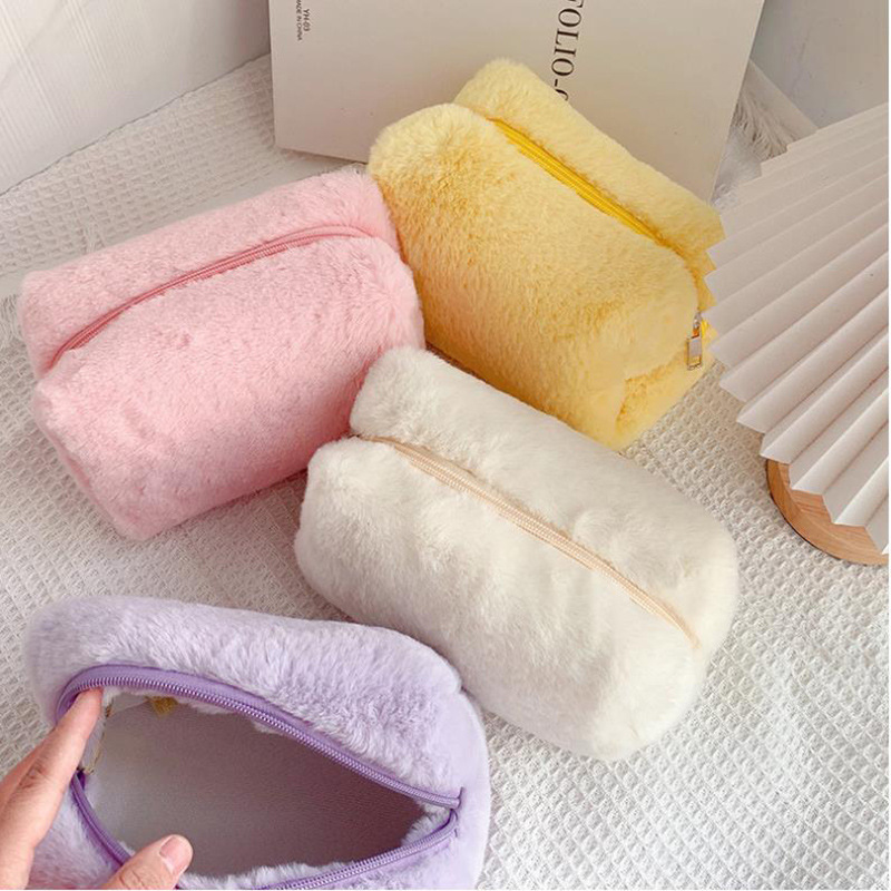 Classic Style Solid Color Cotton Plush Square Makeup Bags display picture 1