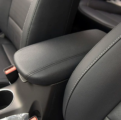 Suitable for 12-22 Kia K3 Armrest box - 12-18-black-leather-black-line
