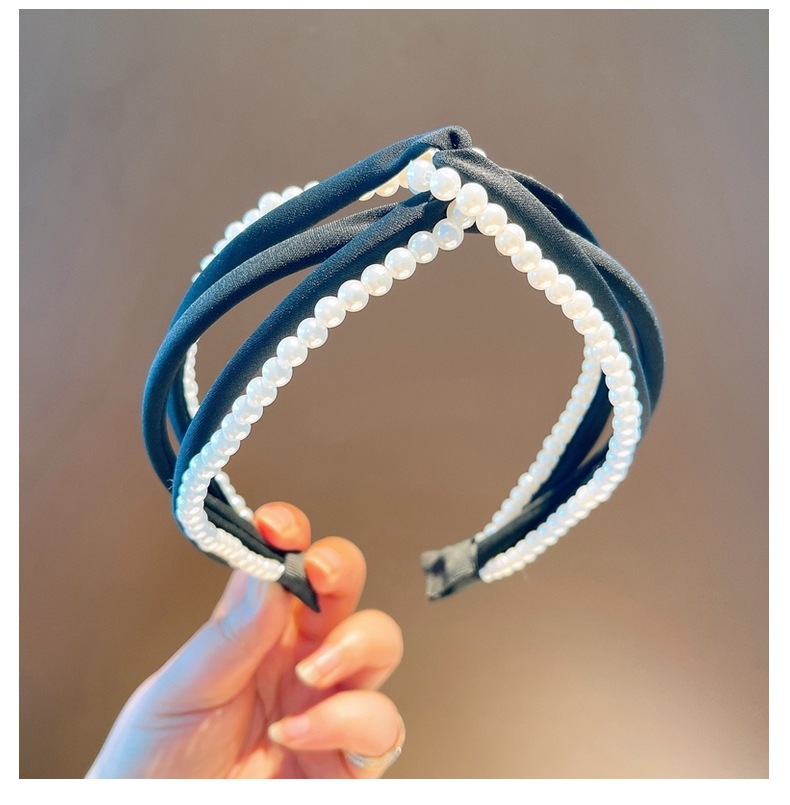 Korean Pearl Braid Solid Color Headband Wholesale display picture 11