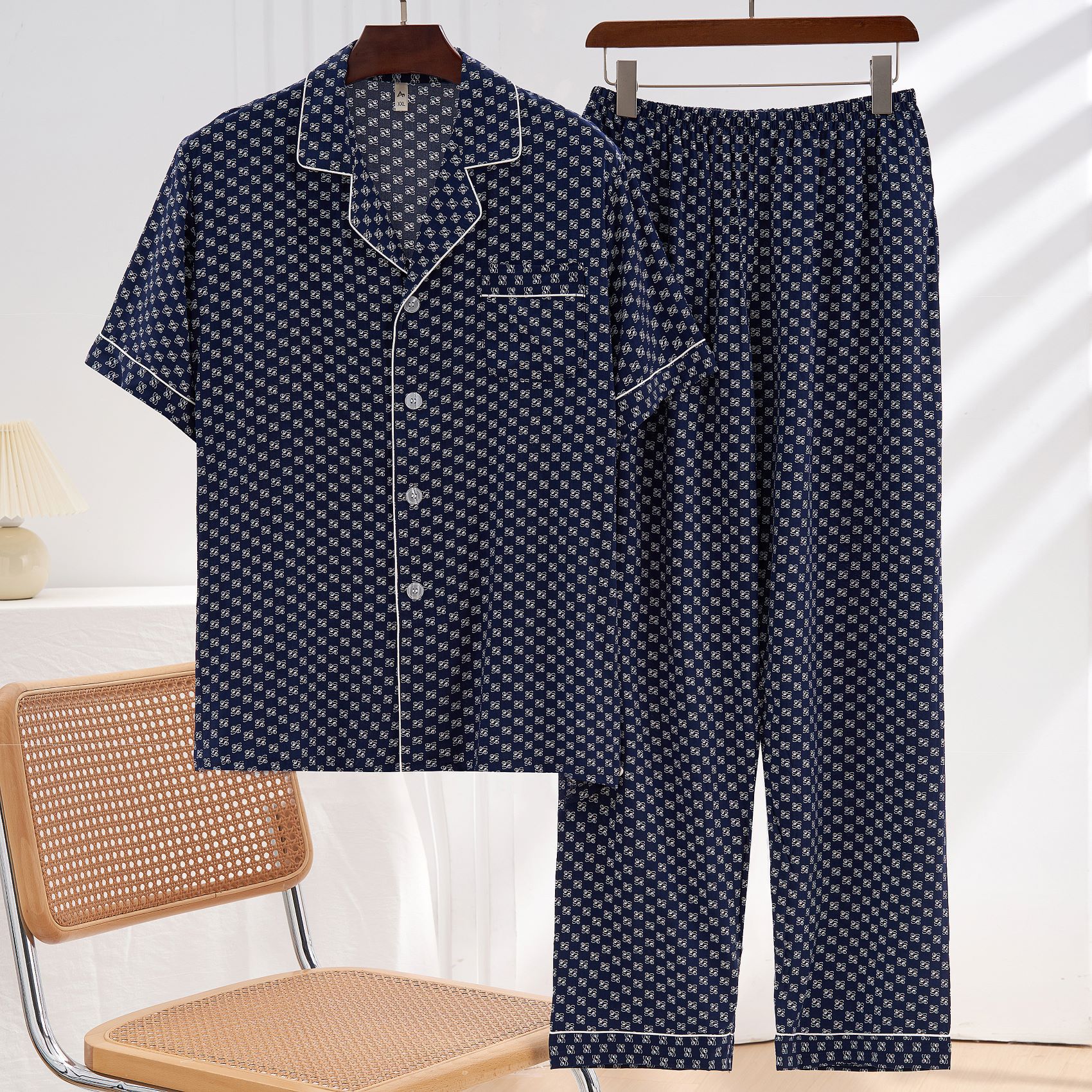 검정색 배경 작은 S