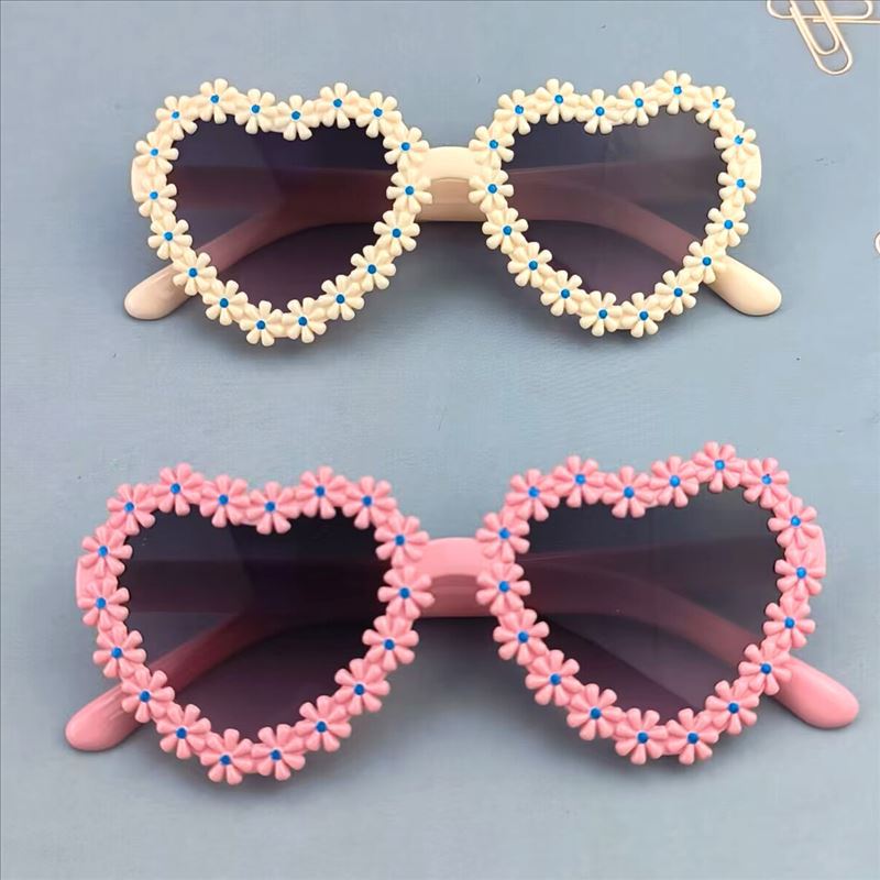 Sunglasses Classification Cute Novelty Heart Shape Ac UV400 Protection Tinted Lenses Special-Shaped Mirror Full Frame Kids Sunglasses