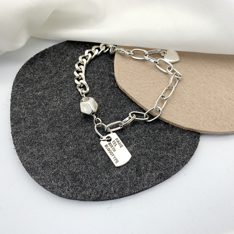 Bracelet Chaîne Pendentif Coeur De Marque Carrée Lettre Rétro display picture 1