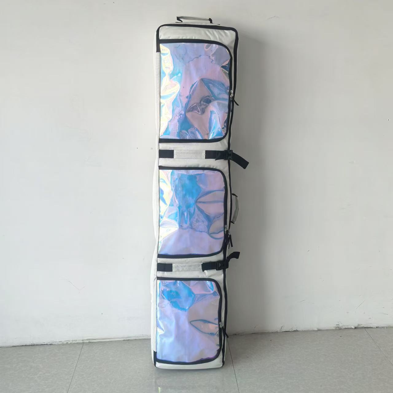 Белый цветной