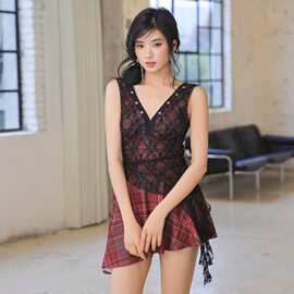 游泳衣女复古红格子蕾丝拼接深V连体裙式泳衣女性感时尚修身温泉