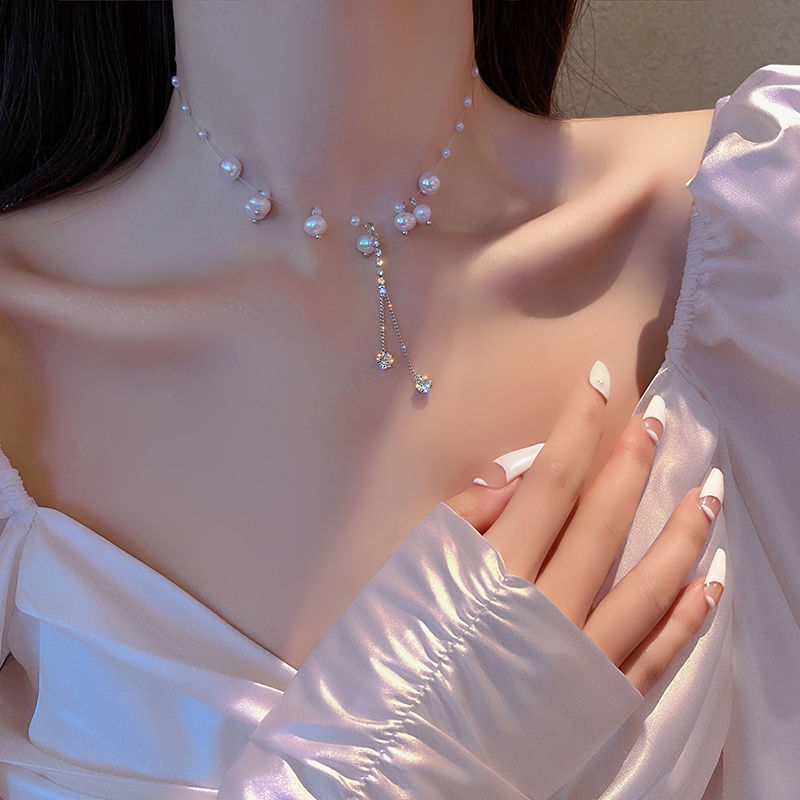 Colar com tassel de pérolas e strass lágrimas de sereia mulher_voghion.com