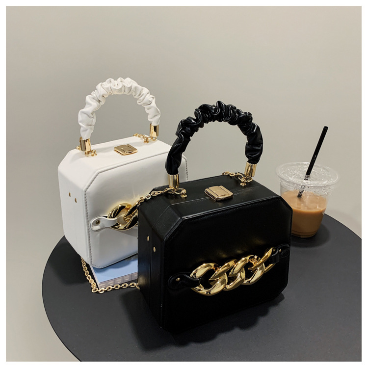 Acrylic Chain Bag 2021 Winter New Box Bag Pleated Portable Small Square Bag Shoulder Crossbody Cosmetic Bag display picture 1