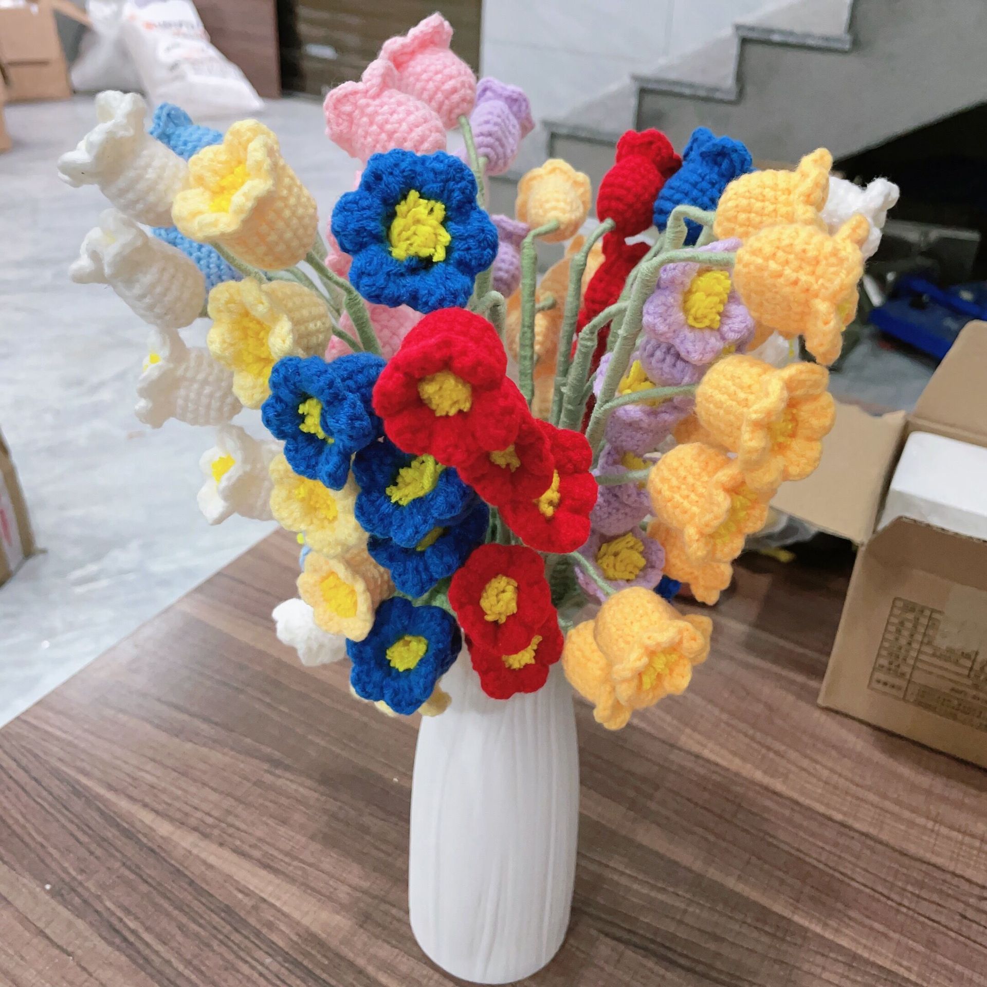 Lily tejido a mano acabado rosa Lily Tulip flor artificial lana ramo regalo