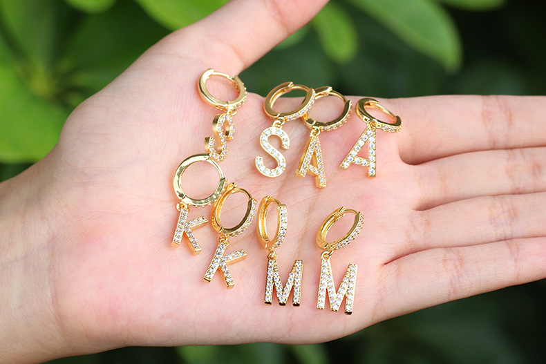 5g Weight Zircon Inlay Material Earrings Classification Anniversary, Business, Wedding, Travel, Birthday, Festival Occasion Copper Material Letter Pattern Women'S Gender Inlaid Zircon Design Fashion Style Gold Color Fashion New Zircon 26 English Letters Single Earrings 8