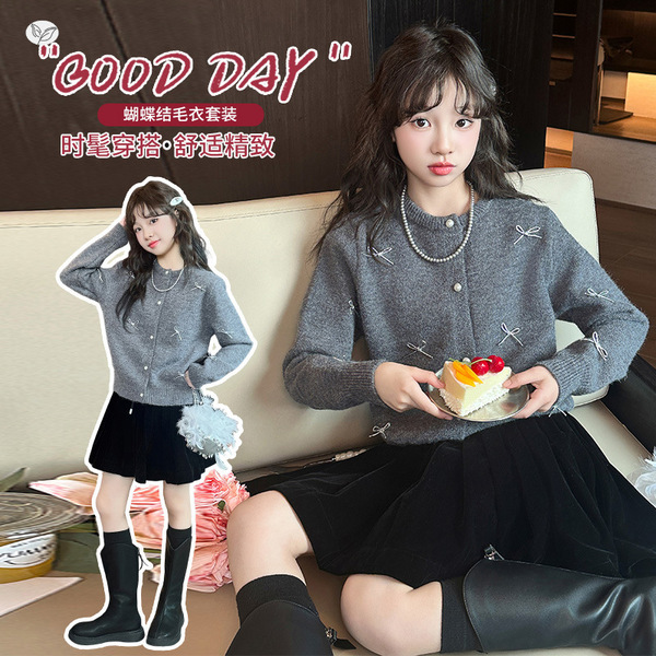 Sweater with bow
