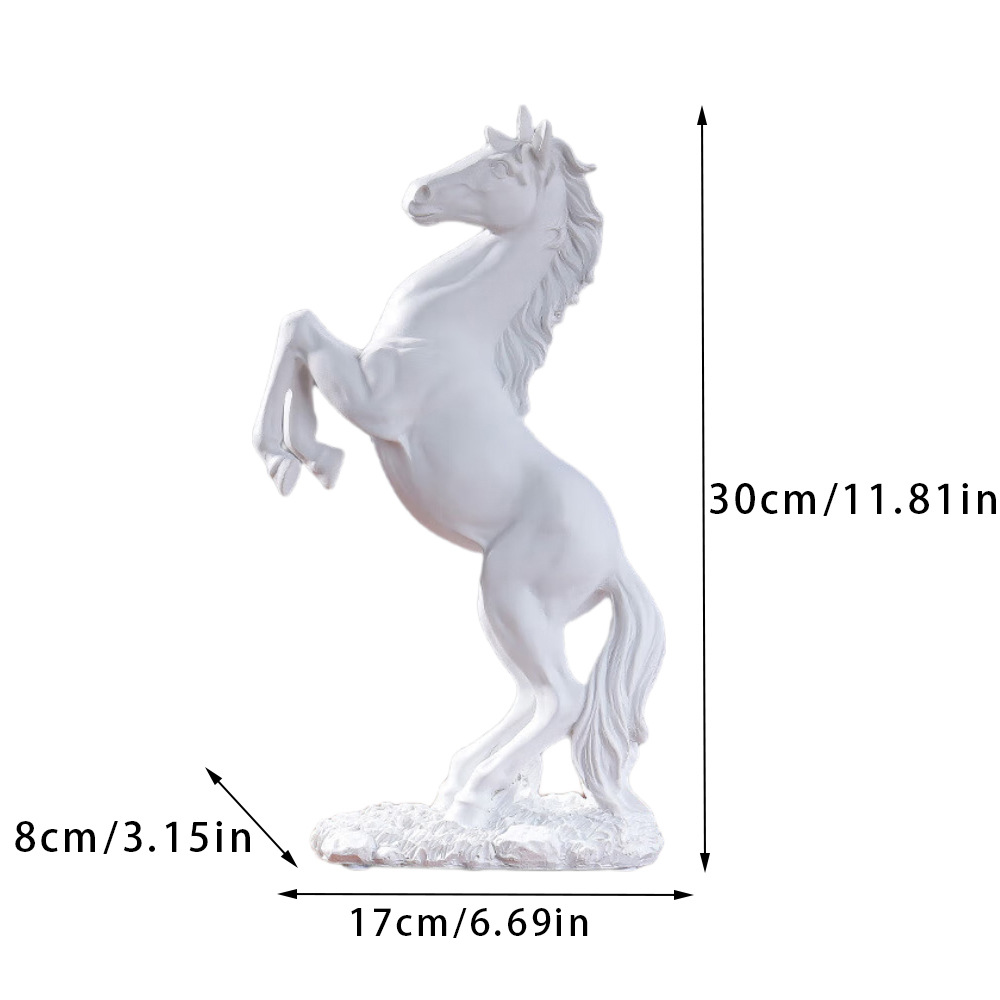 ヨーロッパ式の馬の置物の家庭の客間の玄関の書斎のデスクの装飾品の馬は成功の樹脂の工芸品に着きます。
